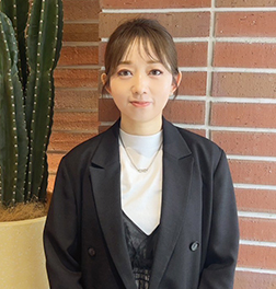 田向　恵美